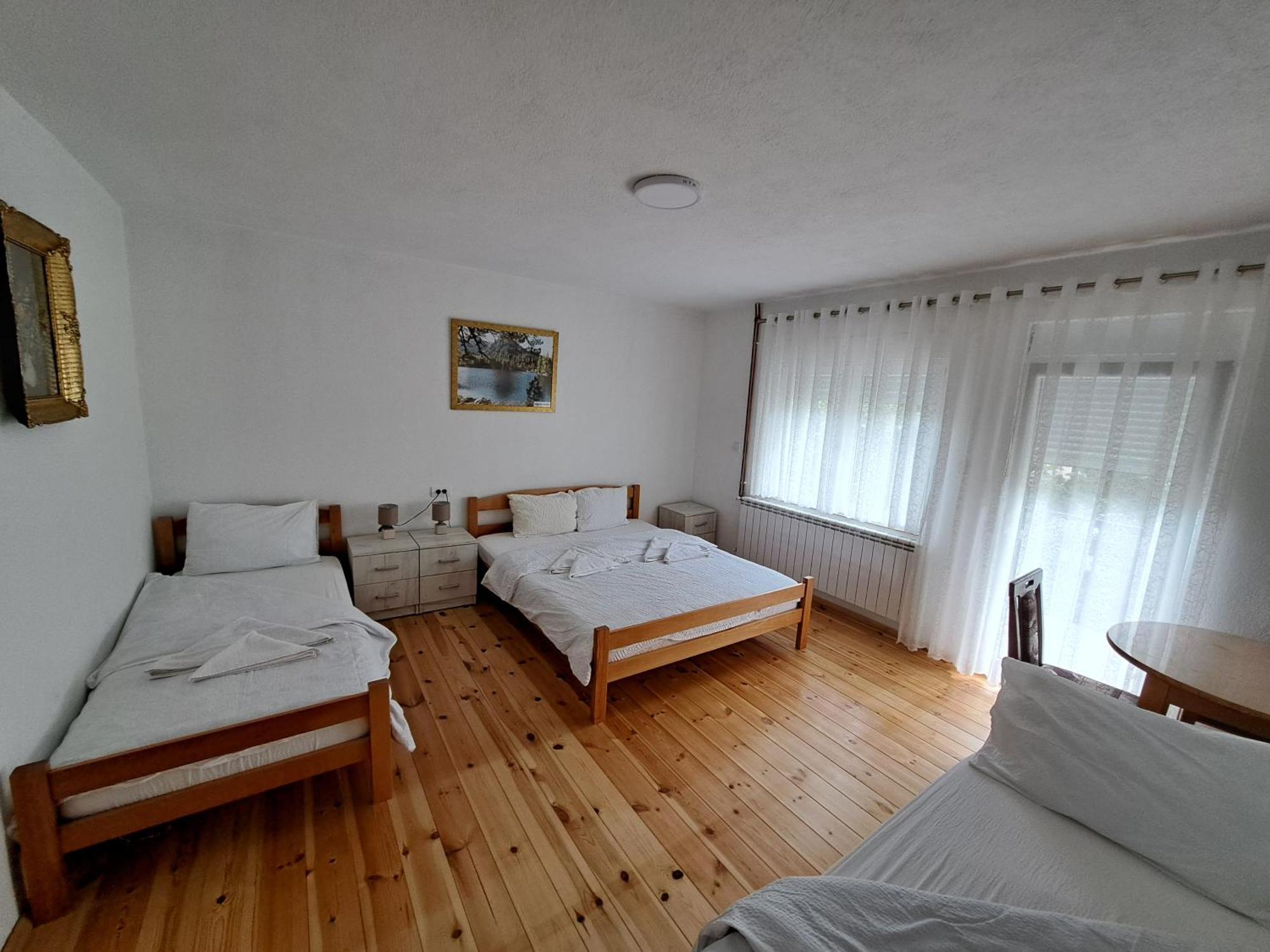 Rooms Lida & Friendly Home Plav Bagian luar foto